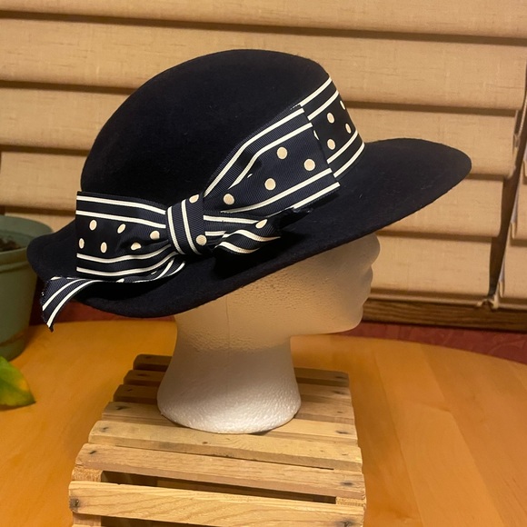 Amazing Vintage Holly Felted Wool & Satin Ribbon Hat